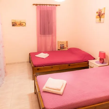 Lykoporia Beach Apartment *