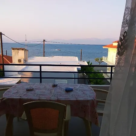Lykoporia Beach Apartment *